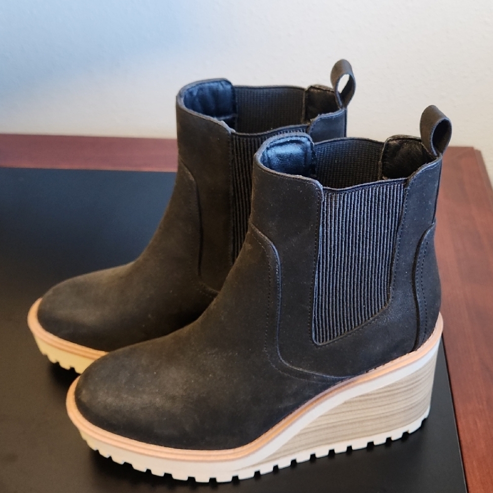 MIA Ankle Boots with Tan Sole Black 8.5 Never Worn